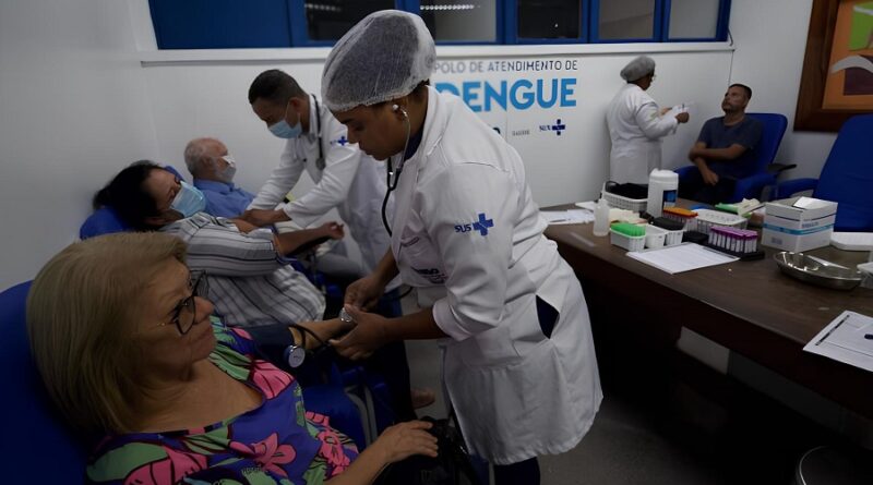 Casos graves de dengue têm alta; idosos são os mais afetados