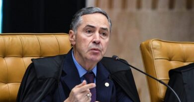 Barroso decide votar em ação sobre aborto antes de se aposentar do STF Barroso decide votar em ação sobre aborto antes de se aposentar do STF