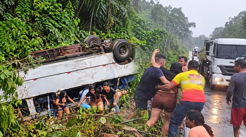 URGENTE: Ônibus capota na BR-174 e deixa graves feridos no Amazonas