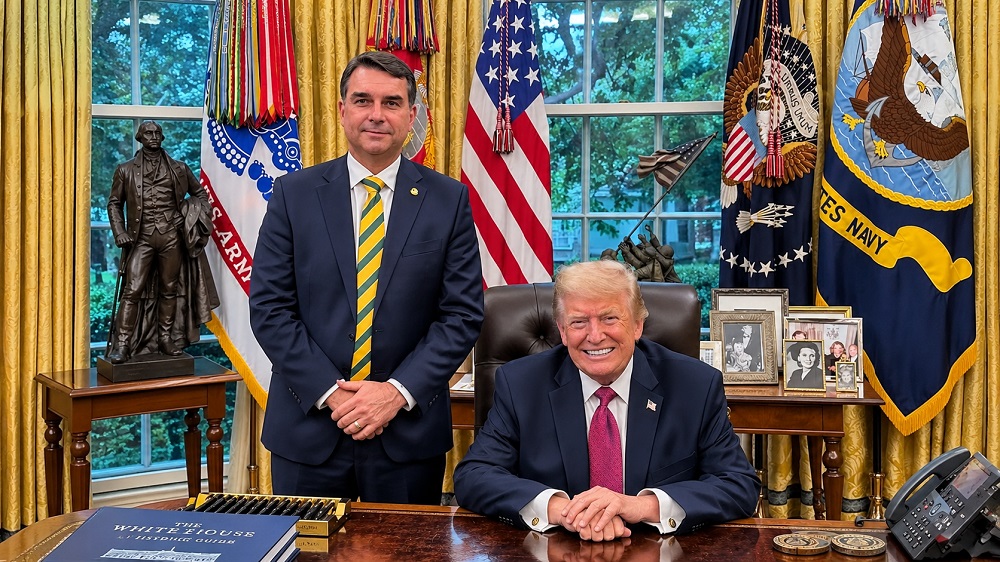 Atualização: Após ordem de Moraes, Flávio Bolsonaro teria embarcado para os Estados Unidos
