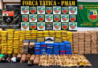 Homem é preso com 593 quilos de drogas e arma em embarcação no interior do Amazonas Homem é preso com 593 quilos de drogas e arma em embarcação no interior do Amazonas