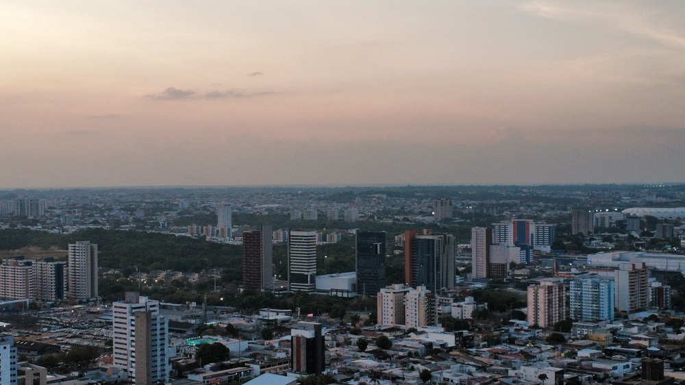 Fique por dentro: Fumaça volta a encobrir Manaus e Defesa Civil alerta para chuvas intensas