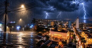 Chuva forte volta a atingir Manaus após dias de calor intenso e fumaça