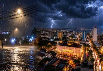 Chuva forte volta a atingir Manaus após dias de calor intenso e fumaça