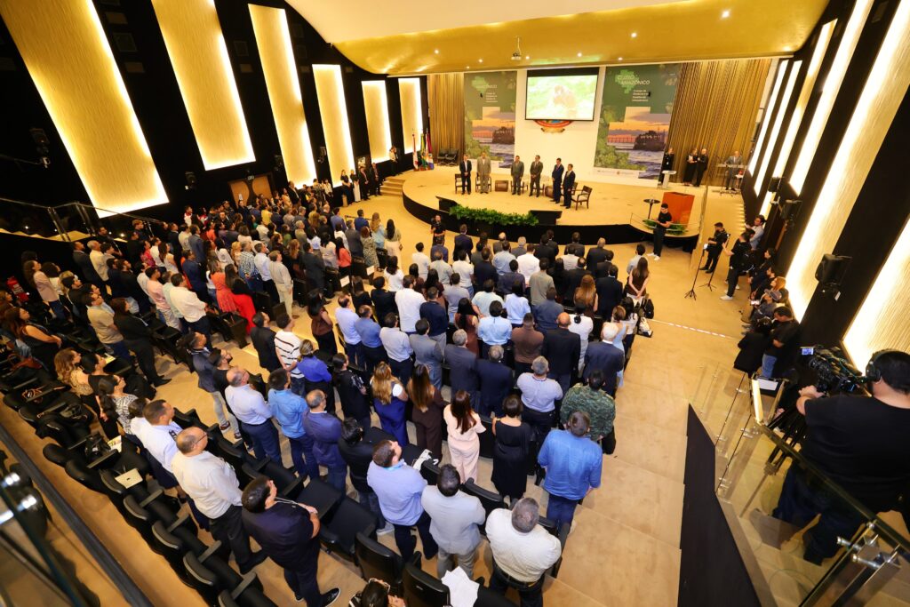 Entenda: Transporte fluvial e projetos escolares marcam debates da tarde em seminário no TCE-AM